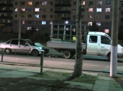 Пассажирка грузовой «Газели» пострадала во время столкновения с «Дэу» в Волжском