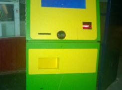 На юге Волгограда в обычном магазине работало нелегальное казино 