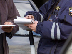 Водители автобусов и маршруток в Волжском ездят на старых развалюхах и проскакивают на красный свет