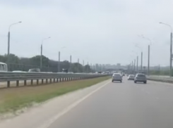Сегодня лучше по ГЭС: волжане показали на видео «мертвую» пробку на новом мосту