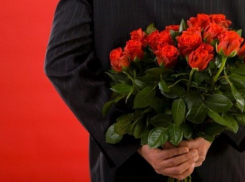 Дума Волжского закупает цветы на сто тысяч