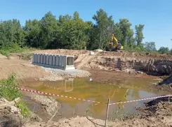 В Волго-Ахтубинской пойме продолжается строительство водопропускных сооружений