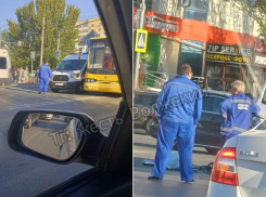 Маршрутка сбила насмерть ребенка на самокате в Волжском