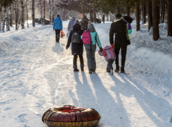 Опасные зимние развлечения: как кататься на ватрушке и остаться в живых