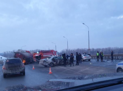 Под Волжским произошло ДТП с двумя иномарками