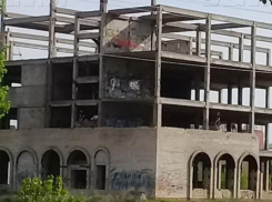 Мэрии не удалось обезопасить волжан от долгостроя