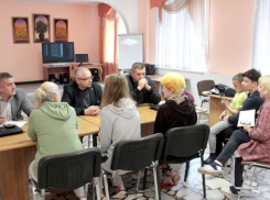 Волжские слуги народа выслушали переселенцев из ДНР и ЛНР