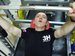 «Сломай барьер в голове и добейся»: 15-летний волжанин с ДЦП поставил мировой рекорд