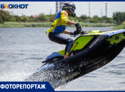 Волжский отметил День молодежи фестивалем «На одной волне - 2025»