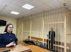 В Волжском сотрудника ФСИН осудят за доставку наркотиков заключенным
