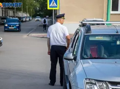 В Волжском на пешеходном переходе сбили мужчину