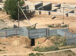 Стройка стала местом для недетских игр