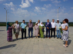 Жители Казахстана нашли в Волжском место захоронения своего родственника