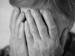 В Волжском продавцы сахара похитили у старушки все деньги 