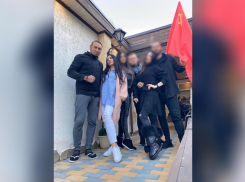 Волгоградский депутат Андрей Анненко прокомментировал фото жены с «пятыми точками»