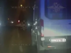 В Волгограде полиция стрельбой остановила угнанную пьяным скорую помощь: видео