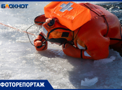 Не жди спасателей: учителей ОБЖ в Волжском учат спасать из ледяной воды