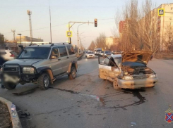 2 пассажира пострадали в результате ДТП в Волжском