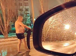 В Волжском ночью колобродил голый мужчина