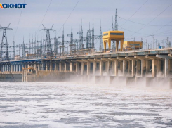 Волжская ГЭС постепенно снижает сбросы воды