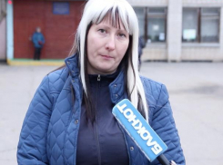 Одноклассница моей дочери «хвасталась» двумя ножами в школе, - волжанка