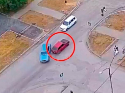 «Виртуозное» вождение задом оборвала авария