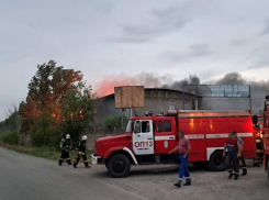 Все что известно о пожаре на мебельной фабрике в Волжском