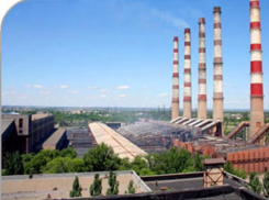 Рядом с абразивным заводом в Волжском зафиксировали опасную концентрация ядовитых выбросов 