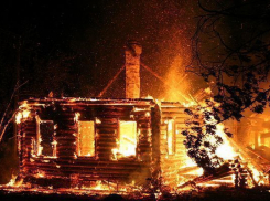 На окраине Краснослободска сгорел частный дом