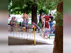 Очередная тусовка в жилом дворе закончилась приездом полиции