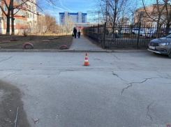 Женщина за рулем иномарки сбила школьницу в Волжском