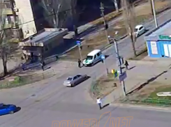 Водитель, сбивший пешехода, кинулся его догонять в Волжском