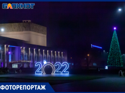 Волжский показал мастер-класс по оформлению города к Новому году без лишних затрат для бюджета