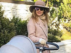 Неприметную коляску за сто тысяч рублей выбрала для дочки волжанка Юлия Ковальчук