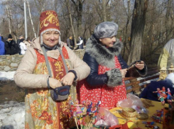 Более трех тысяч жителей Волжского отметили «Широкую масленицу»