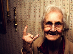 В Волгограде пристав притворился банкиром, чтобы выманить бабушку-должницу