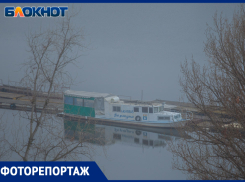 Утро в Волжском началось с сильного тумана: фоторепортаж