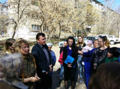 «Уже второй год женщина пытается прорубить себе личный заезд к дому»: соседи не могут поделить дорогу