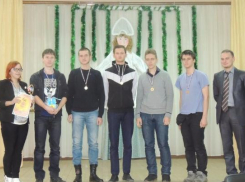 «Юные медоеды» из Волжского победили в областном брейн-ринге