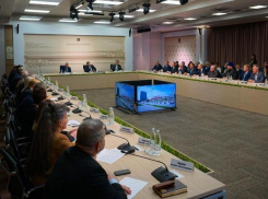 В Волжском с рабочим визитом побывал губернатор Бочаров