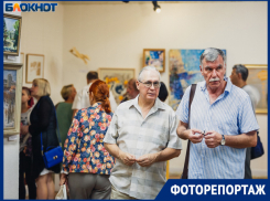 Впечатляющая выставка «Родному городу» попала под прицелы фотокамер