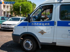 Пьяный мужчина с младенцем и ножом в руках устроил разбой в магазине в Волгограде