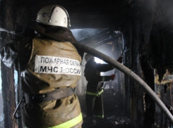 В Волжском из-за неисправности дымохода загорелась баня