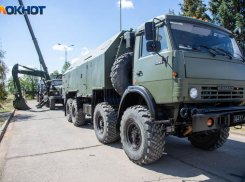 «В вас верят, вас ждут»: Волгоградская Дума передала военным технику для победы в СВО
