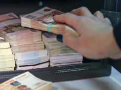 Начальницу почты Среднеахтубинского района, укравшую полмиллиона рублей, осудят