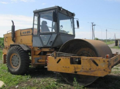 Забавы ради волжанин угнал асфальтоукладочный каток