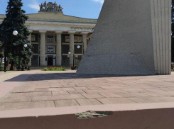 Вандалы разрушали Стеллу, которую только отреставрировали за 28 миллионов в Волжском