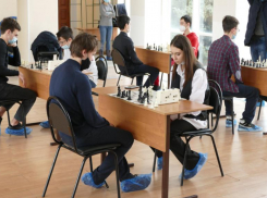 В Волжском прошло первенство студенческих команд по быстрым шахматам