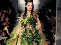 Волжанам покажут дефиле в цветочных платьях