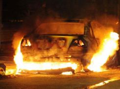 Китайский автомобиль Vortex сгорел на улицах Волжского